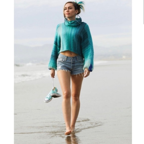 Free People “Cloud Kicker” Blue Alpaca Crop Sweater- XS/S - Picture 14 of 14